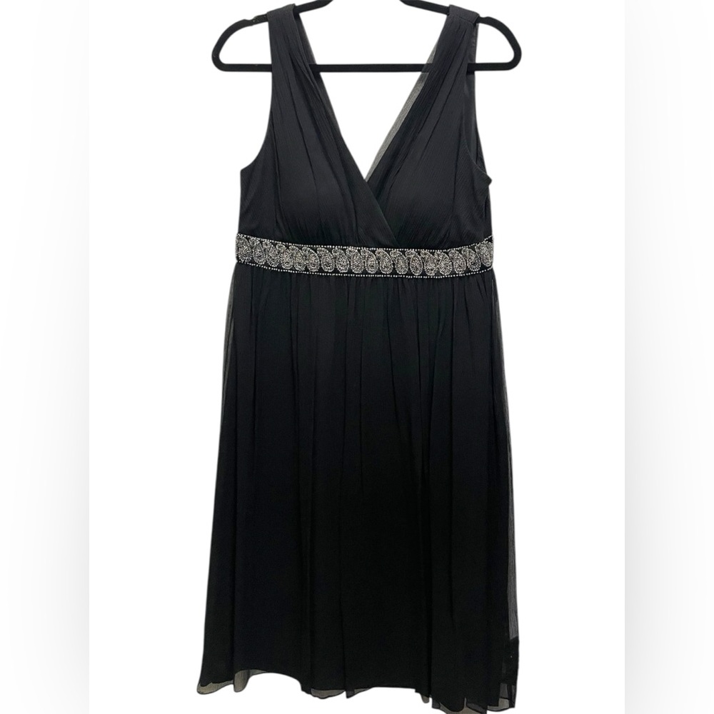 Maggy London Black Sleeveless Cocktail Dress with Embellished Waist